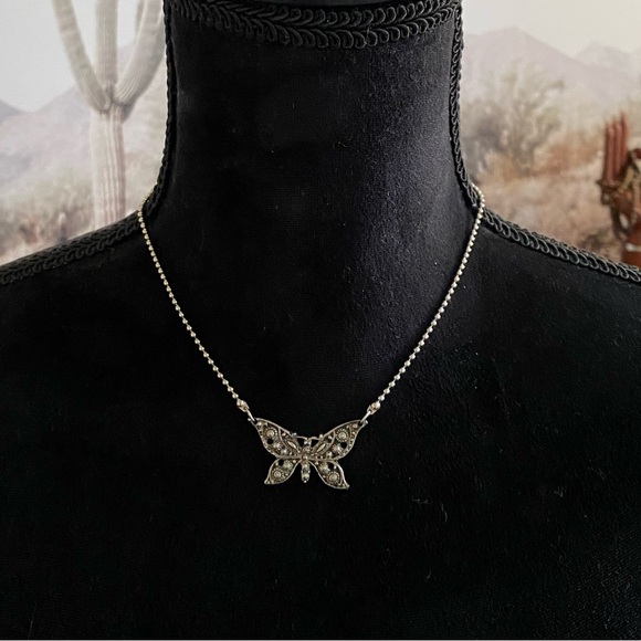 🦋 BUTTERFLY CHARM Pendant | Necklace | Ball Chain | Antique Silver Metal - Picture 1 of 1